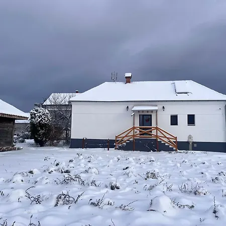 Lavender Farm Zaric Bed & Breakfast